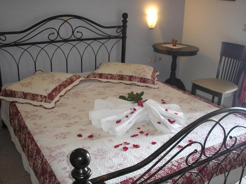 Hotel Nostimon Emar Vlachata Екстериор снимка