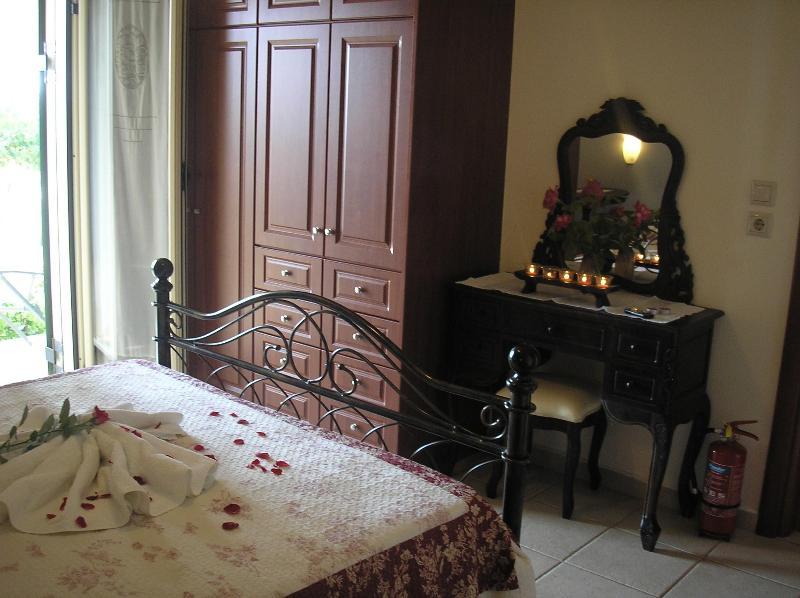 Hotel Nostimon Emar Vlachata Екстериор снимка